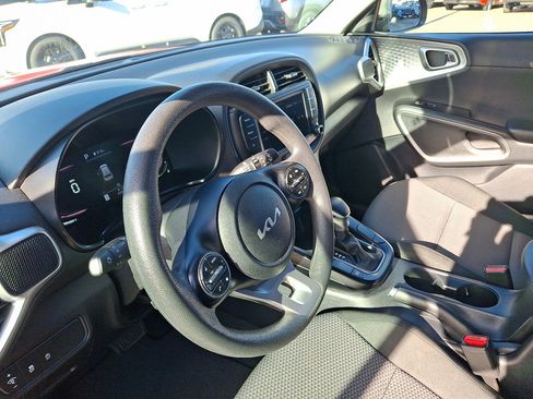 Used 2024 Kia Soul LX w/ Option Group 015 image 27