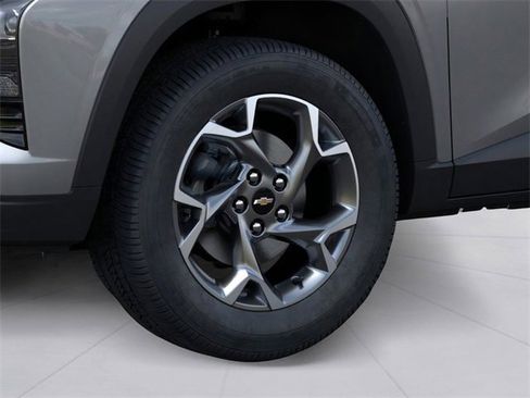 New 2026 Chevrolet Trax LT w/ Driver Confidence Package image 7