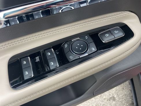 Used 2023 Lincoln Corsair Reserve w/ Rear Removable Package Tray image 21