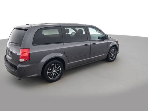 Used 2017 Dodge Grand Caravan SE FWD image 5
