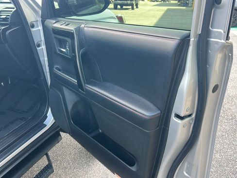 Used 2019 Toyota 4Runner TRD Off-Road image 14