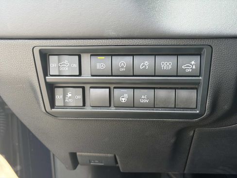 Used 2024 Toyota Tundra Platinum AWD/4WD image 14