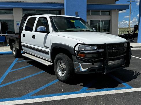 Used 2001 Chevrolet Silverado 1500 LS w/ Off-Road Skid Plate Pkg image 1