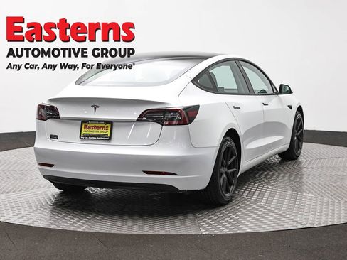 Used 2023 Tesla Model 3 Standard Range image 5