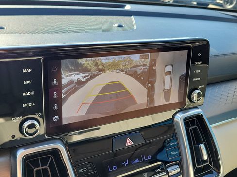 Certified 2022 Kia Sorento SX Prestige w/ Panoramic Sunroof Package AWD/4WD image 32