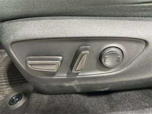 Used 2024 Toyota RAV4 XLE image 16