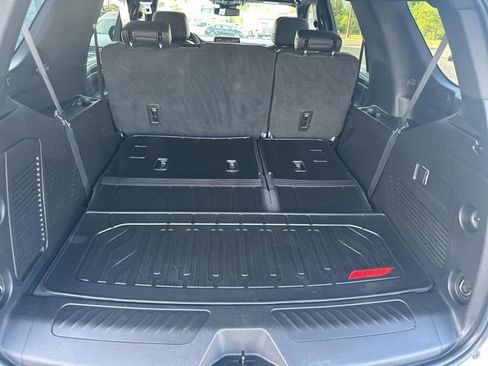 Used 2023 GMC Yukon SLT image 23