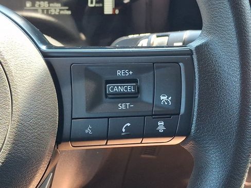 Used 2025 Nissan Kicks SV FWD image 21