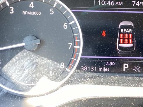 Used 2024 Nissan Pathfinder SV AWD/4WD image 31
