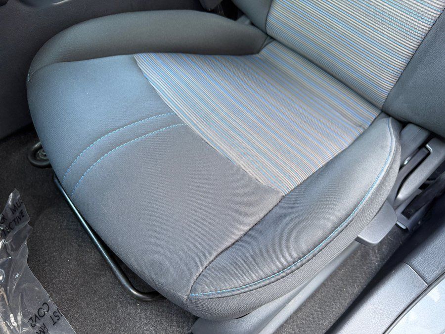 Used 2025 Nissan Leaf S FWD image 19