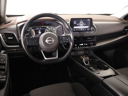 Used 2023 Nissan Rogue SV FWD image 2