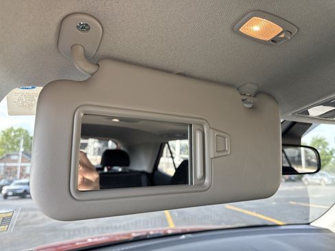 Used 2025 Hyundai Venue SEL FWD image 36