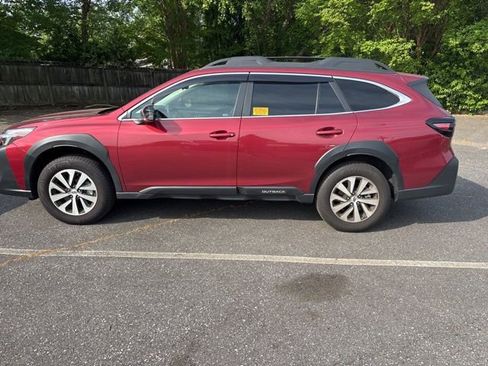 Certified 2025 Subaru Outback Premium AWD/4WD image 8