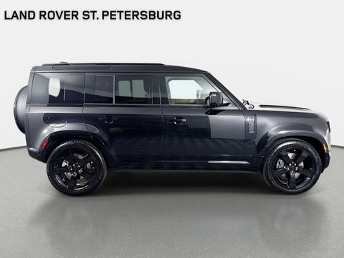 Used 2026 Land Rover Defender 110 X-Dynamic SE AWD/4WD image 4