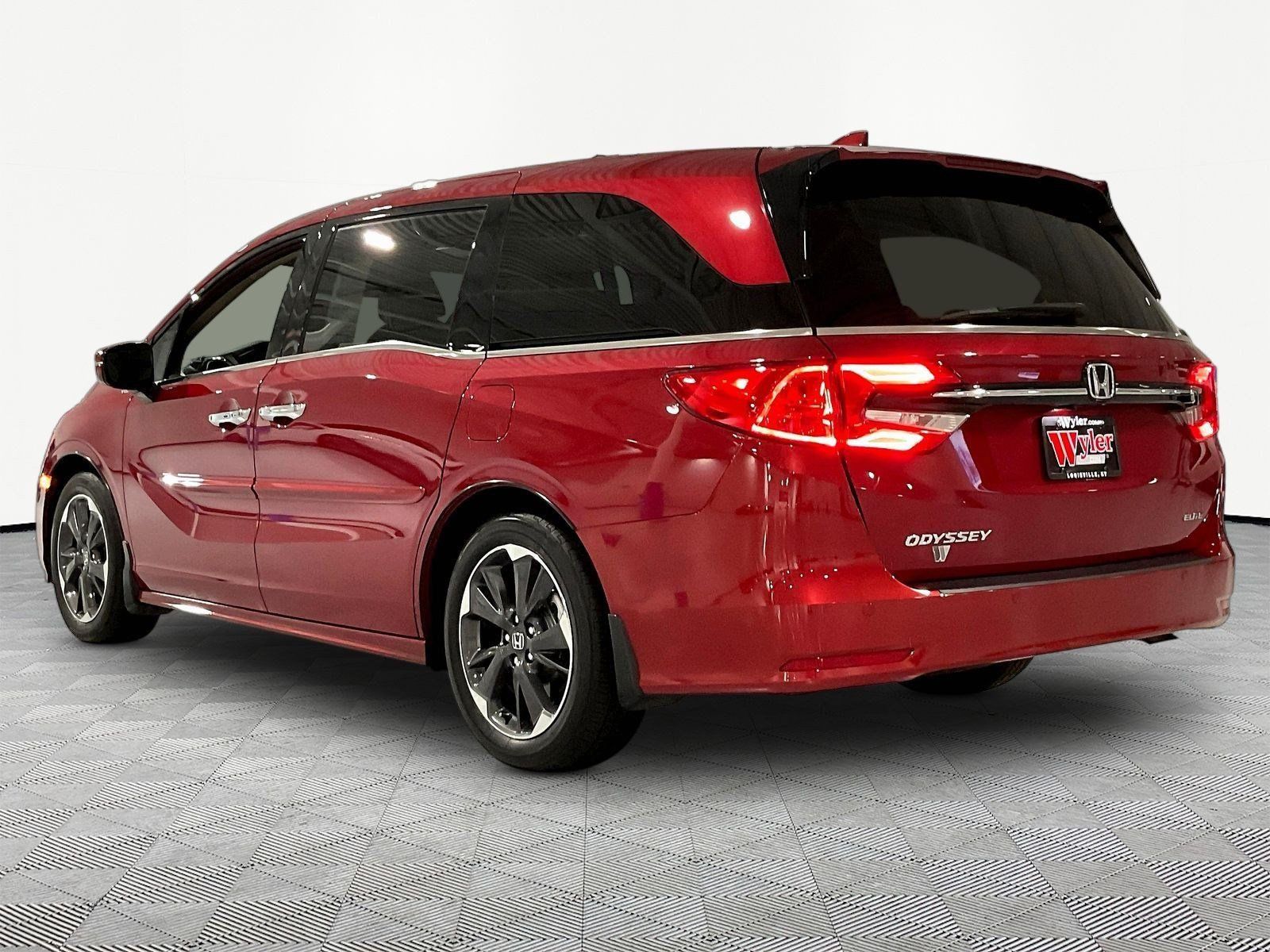 Used 2022 Honda Odyssey Elite image 4