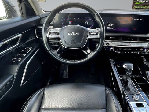 Used 2025 Kia Telluride S FWD image 9