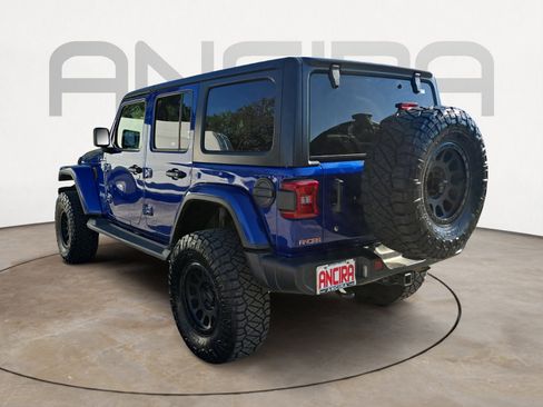 Used 2018 Jeep Wrangler Unlimited Sahara AWD/4WD image 8