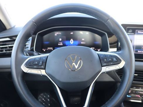 Used 2025 Volkswagen Jetta SE image 19