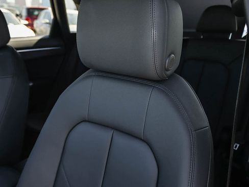 Used 2025 Audi Q3 2.0T Premium w/ Convenience Plus Package AWD/4WD image 36