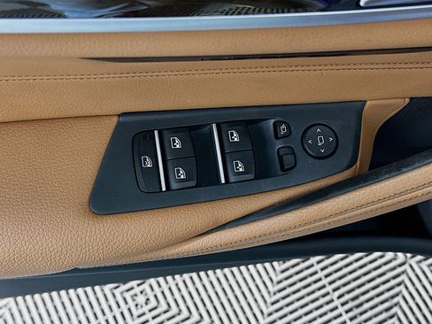 Used 2019 BMW 530i w/ M Sport Package RWD image 15