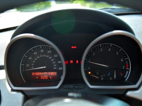 Used 2005 BMW Z4 2.5i RWD image 20