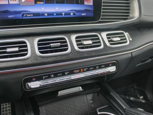 Used 2025 Mercedes-Benz GLS 450 4MATIC image 16