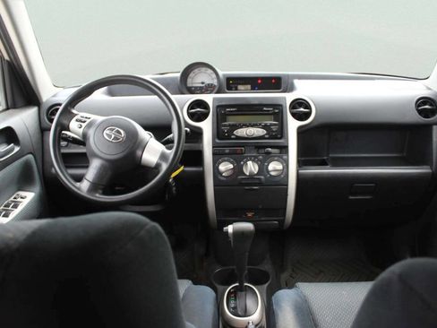 Used 2006 Scion xB FWD image 8