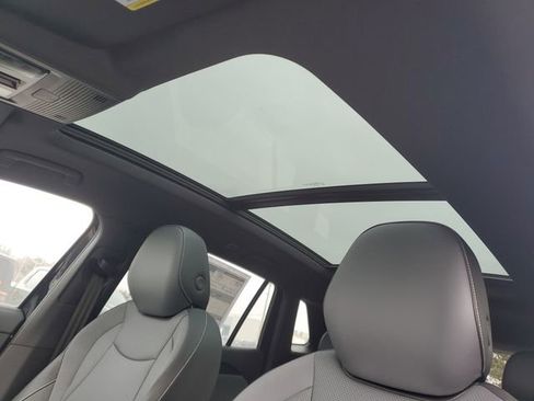 New 2026 Volkswagen Tiguan SE R-Line image 11