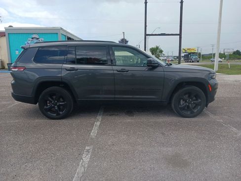 Used 2024 Jeep Grand Cherokee L Limited w/ Luxury Tech Group II RWD image 2
