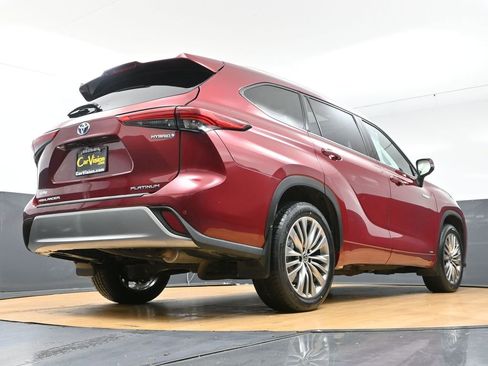 Used 2021 Toyota Highlander Platinum AWD/4WD image 57