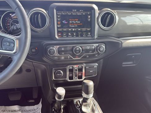 Used 2023 Jeep Wrangler Sahara image 12