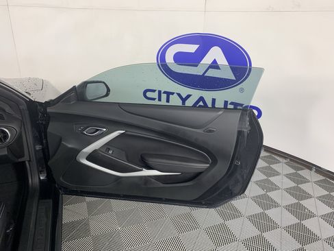 Used 2019 Chevrolet Camaro LT RWD image 31