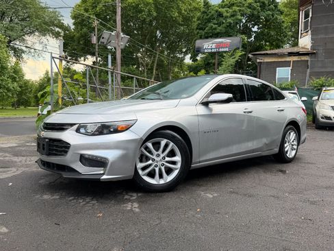 Used 2018 Chevrolet Malibu LT FWD image 4