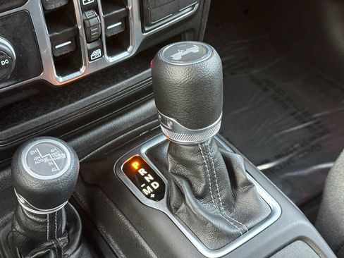 Certified 2025 Jeep Wrangler Unlimited Sahara w/ Safety Group image 21