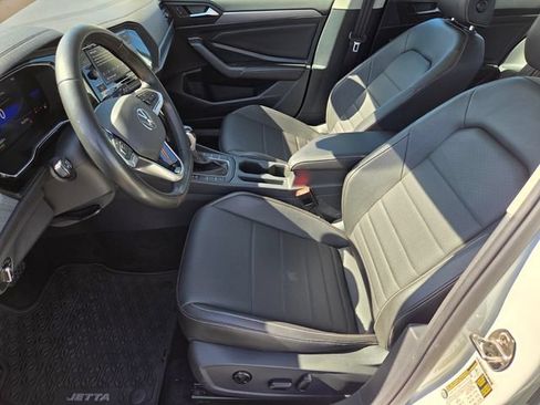 Certified 2023 Volkswagen Jetta SE w/ Panoramic Sunroof Package FWD image 12