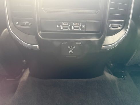 Used 2022 RAM 1500 Laramie AWD/4WD image 31