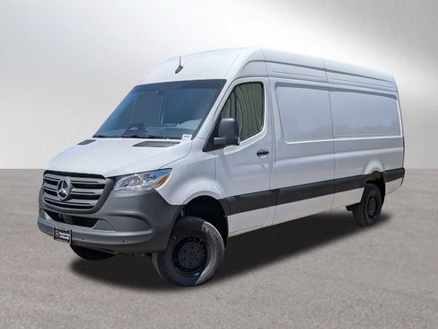 New 2025 Mercedes-Benz Sprinter 2500 image 3