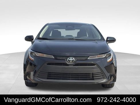 Used 2025 Toyota Corolla LE FWD image 3