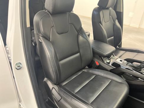 Used 2025 Kia Telluride S FWD image 26