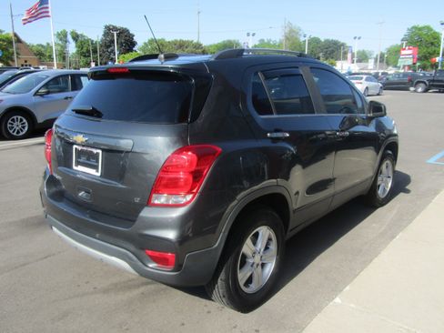 Used 2020 Chevrolet Trax LT w/ LT Convenience Package AWD/4WD image 5