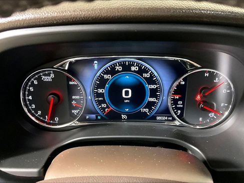 Used 2019 GMC Acadia Denali w/ Technology Package FWD image 16