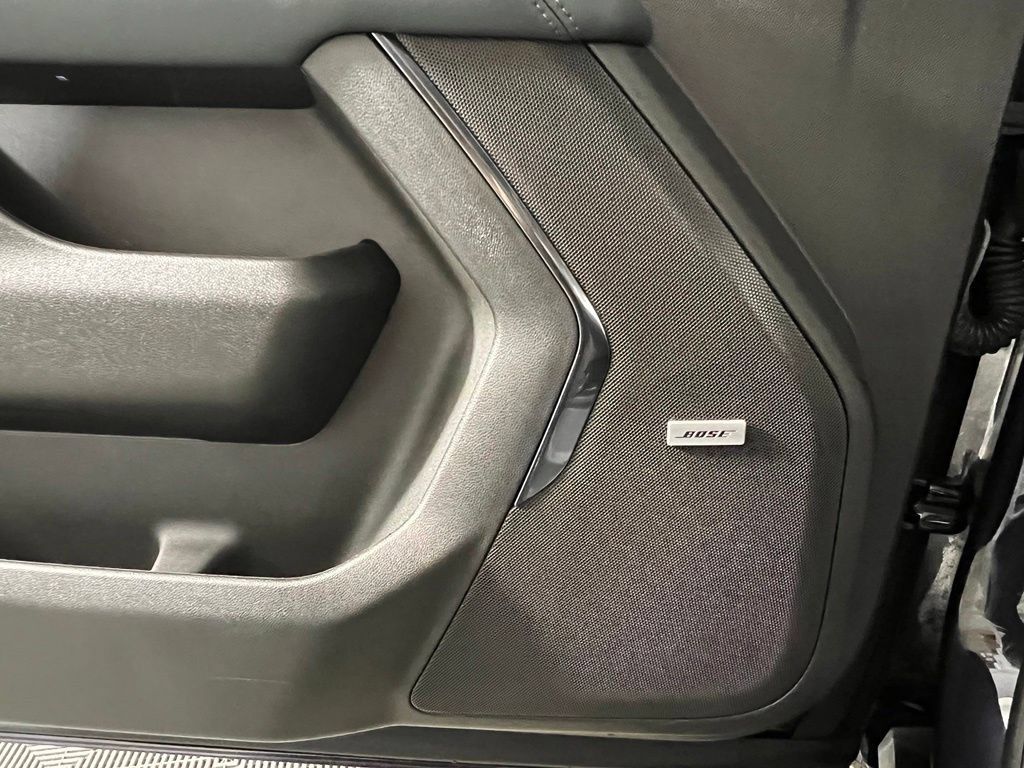Used 2025 GMC Yukon XL AT4 AWD/4WD image 21