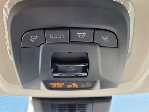 Used 2025 Toyota Corolla LE image 35