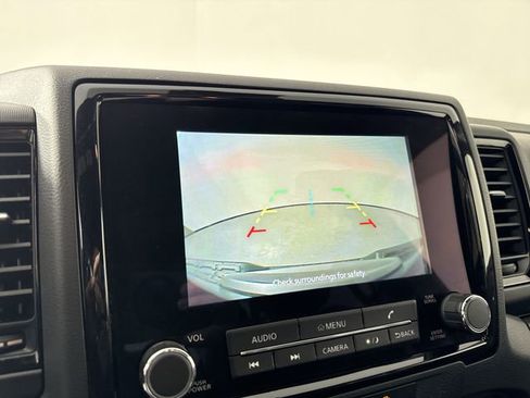 Used 2023 Nissan Frontier SV w/ Midnight Edition Package image 5