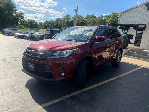 Used 2018 Toyota Highlander SE AWD/4WD image 7