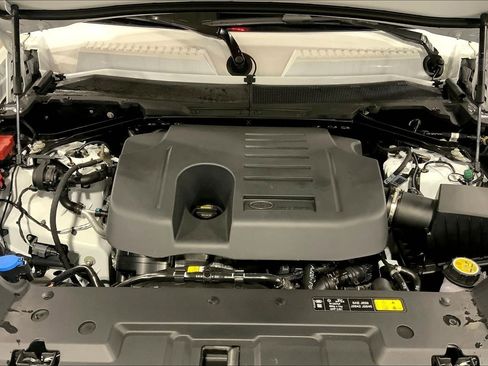 New 2026 Land Rover Defender 110 X-Dynamic SE image 16