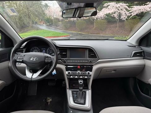 Used 2020 Hyundai Elantra SEL image 13