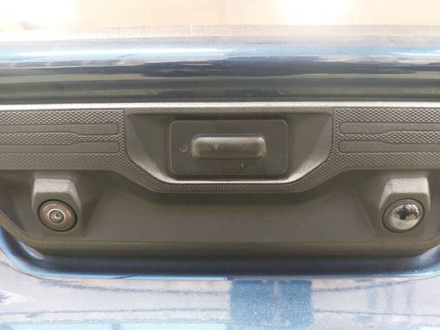 Used 2022 Chevrolet Silverado 1500 High Country w/ High Country Premium Package image 15