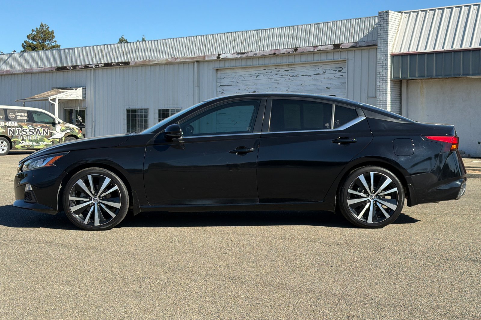 Used 2021 Nissan Altima 2.5 SR w/ SR Premium Package FWD image 9