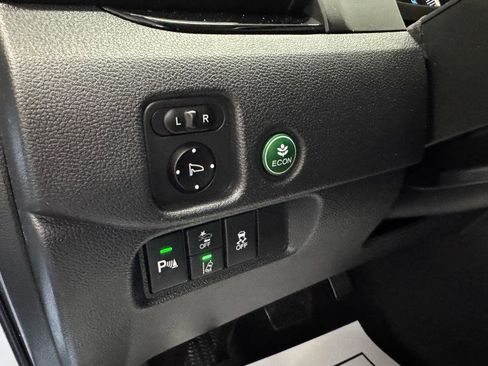 Used 2019 Honda Pilot Touring image 13